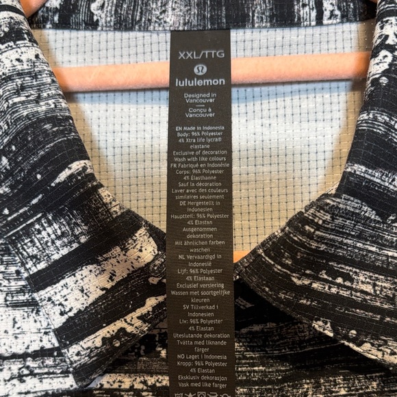 lululemon athletica Black and White Patterned Men's Shirt - Picture 2 of 7